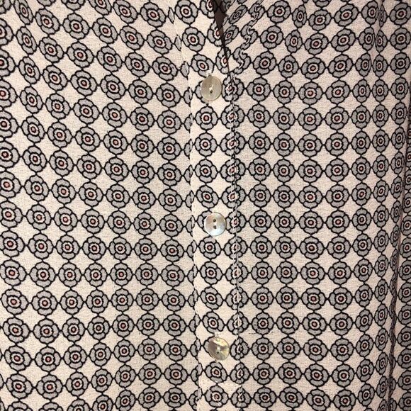 Max Studio S Medallion Print Long Sleeve Pullover 3 Button Front V-Neck Blouse - Picture 4 of 16